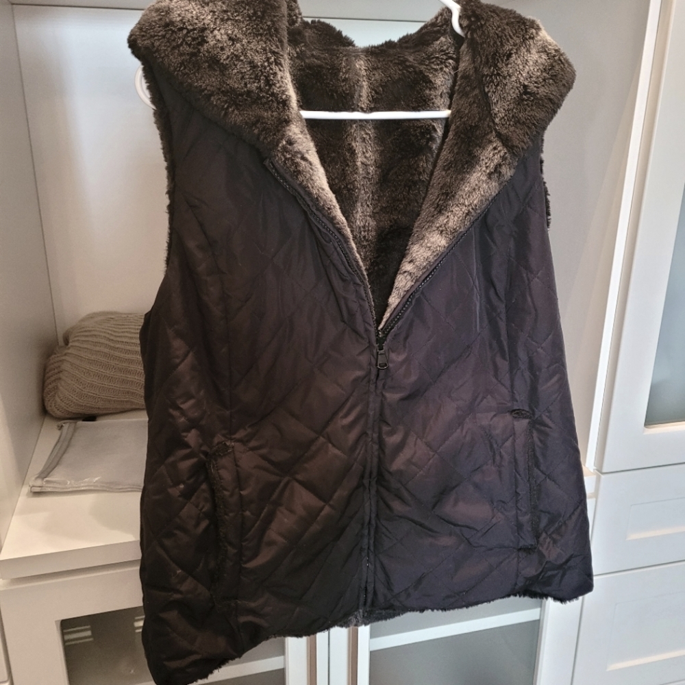 Reversible vest